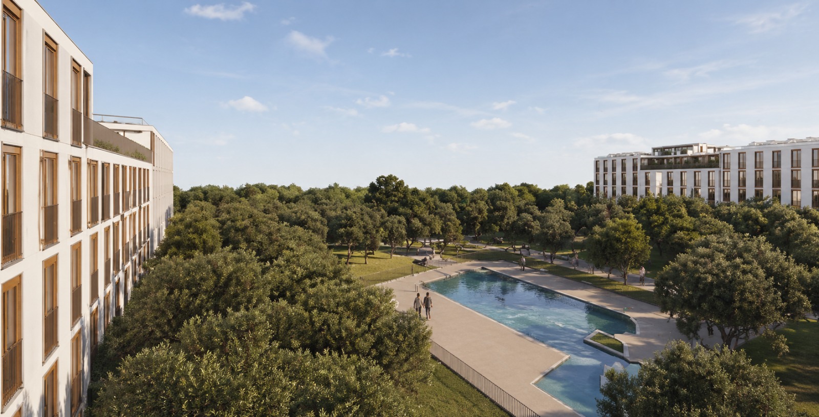 Patio ajardinado con piscina del residencial de Vicálvaro